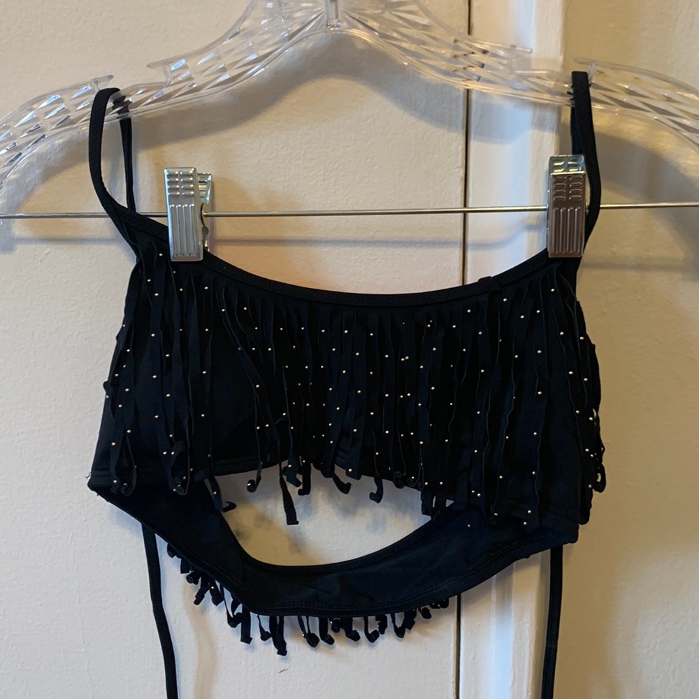 Good condition Victoria’s Secret bathing suit top.